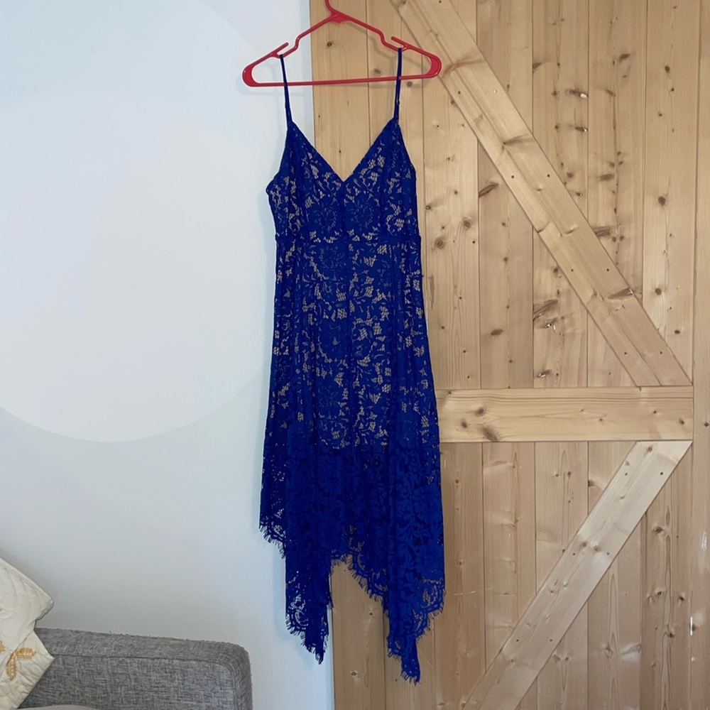 Lulus size small like new cobalt blue midi dress floral lace